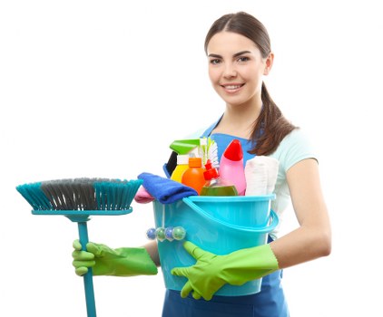 Local cleaner working in a Kingston upon Thames property with access challenges